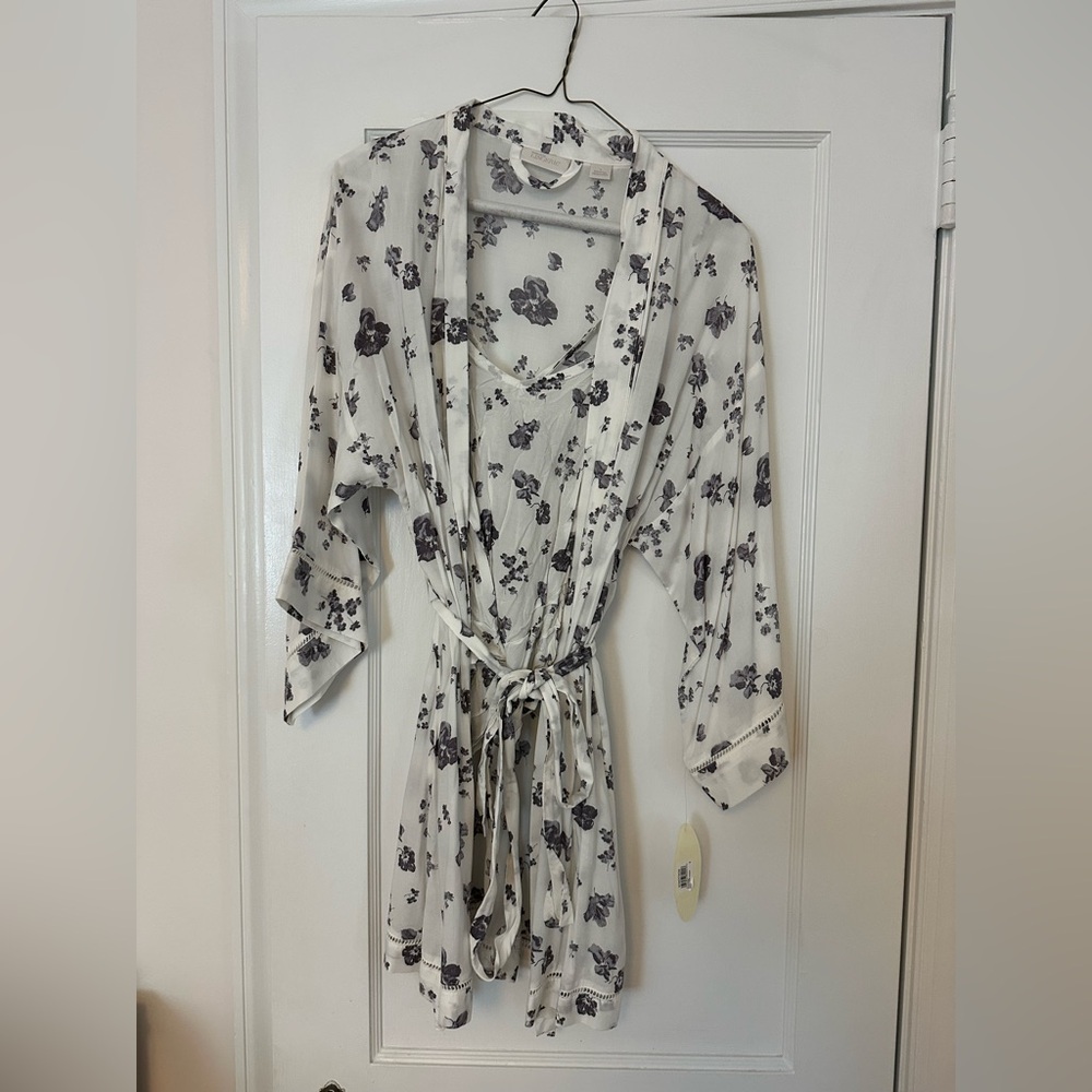 White Floral 3 piece lingerie set- tank, pants, robe